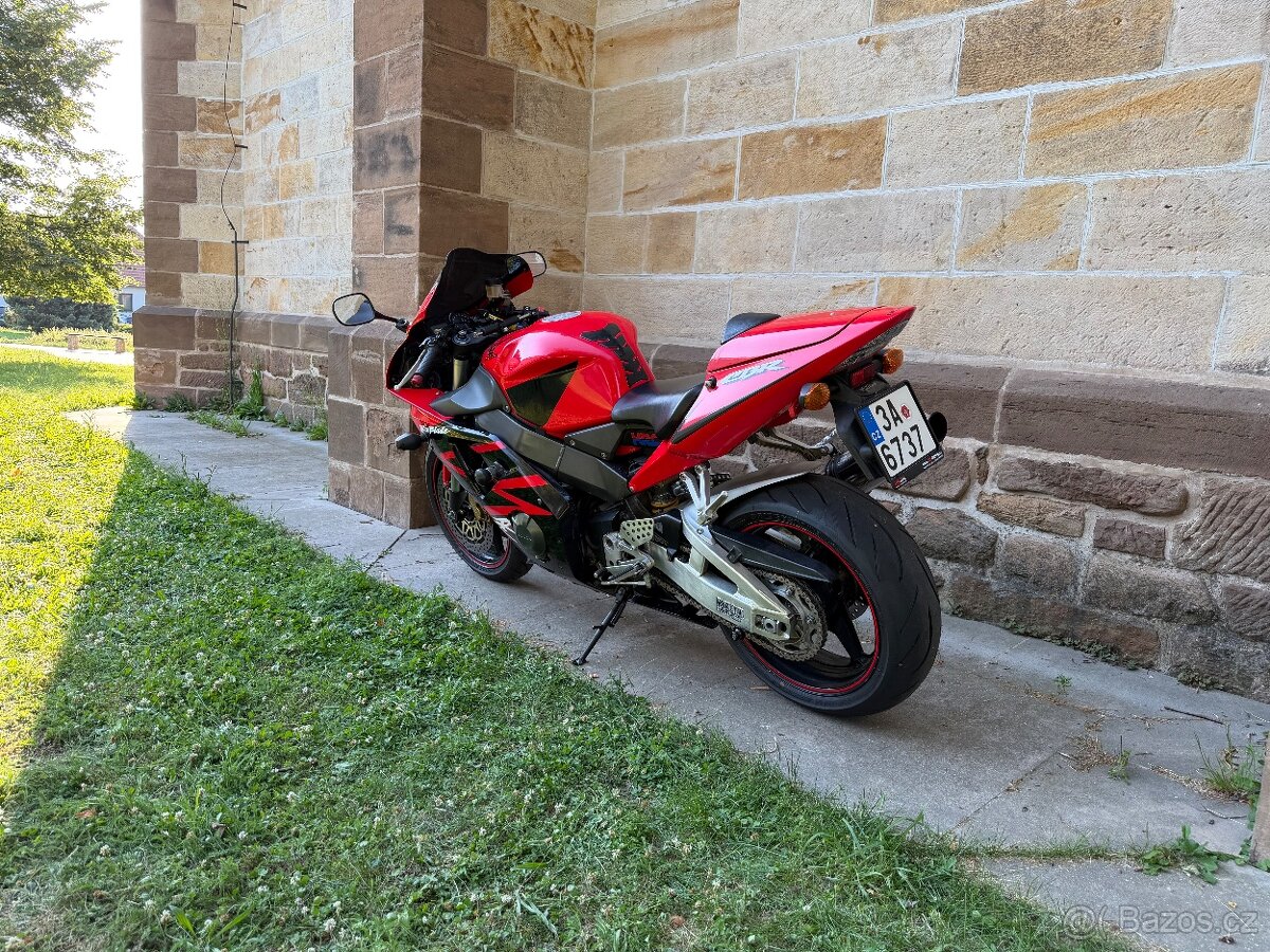 Honda CBR954RR - 2