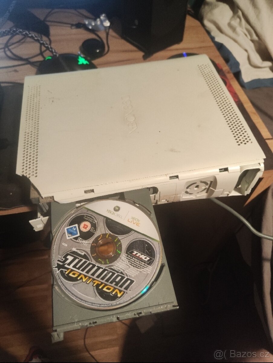 Xbox 360 - lze přikoupit i hry - 2