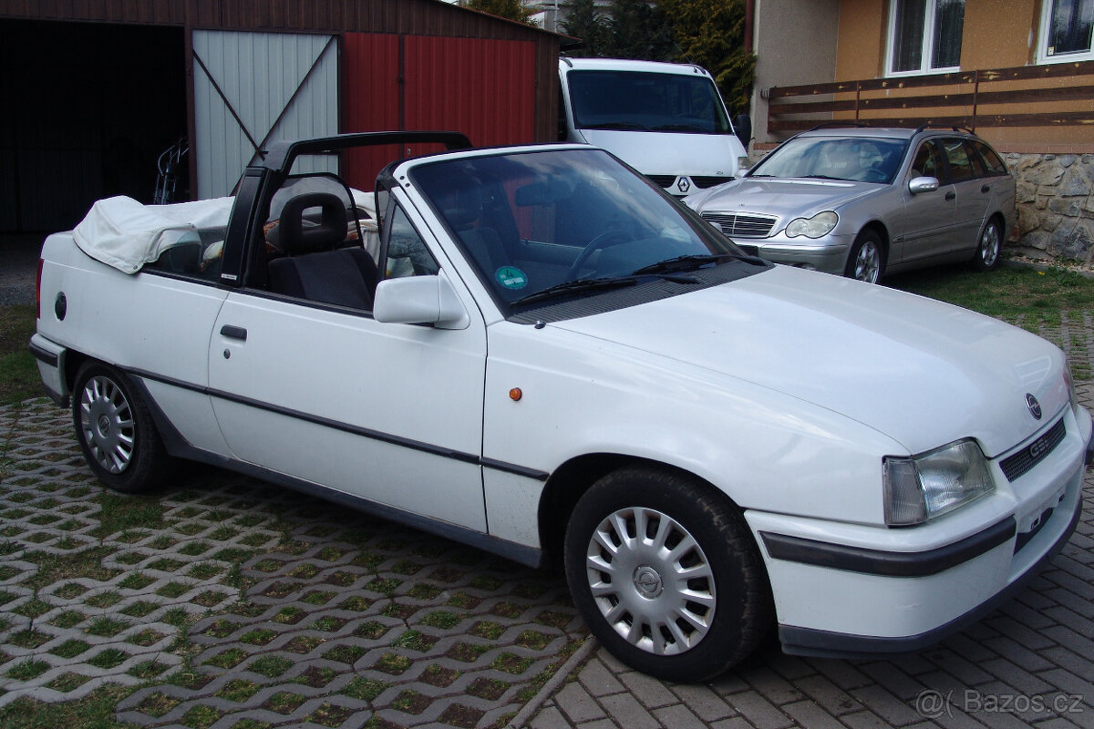 Opel Kadett Cabrio Bertone 1.6 - 2