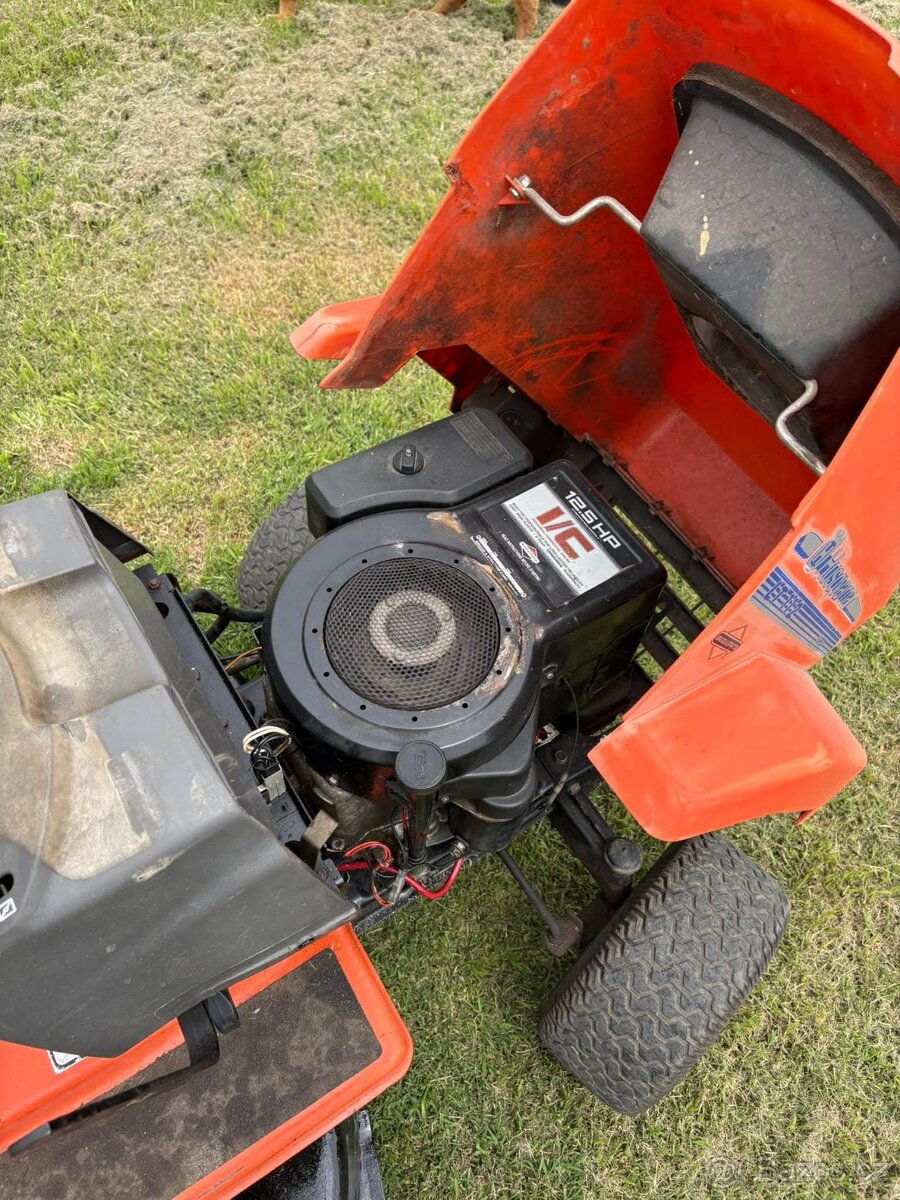 Koupím zahradní traktor Husqvarna - 2