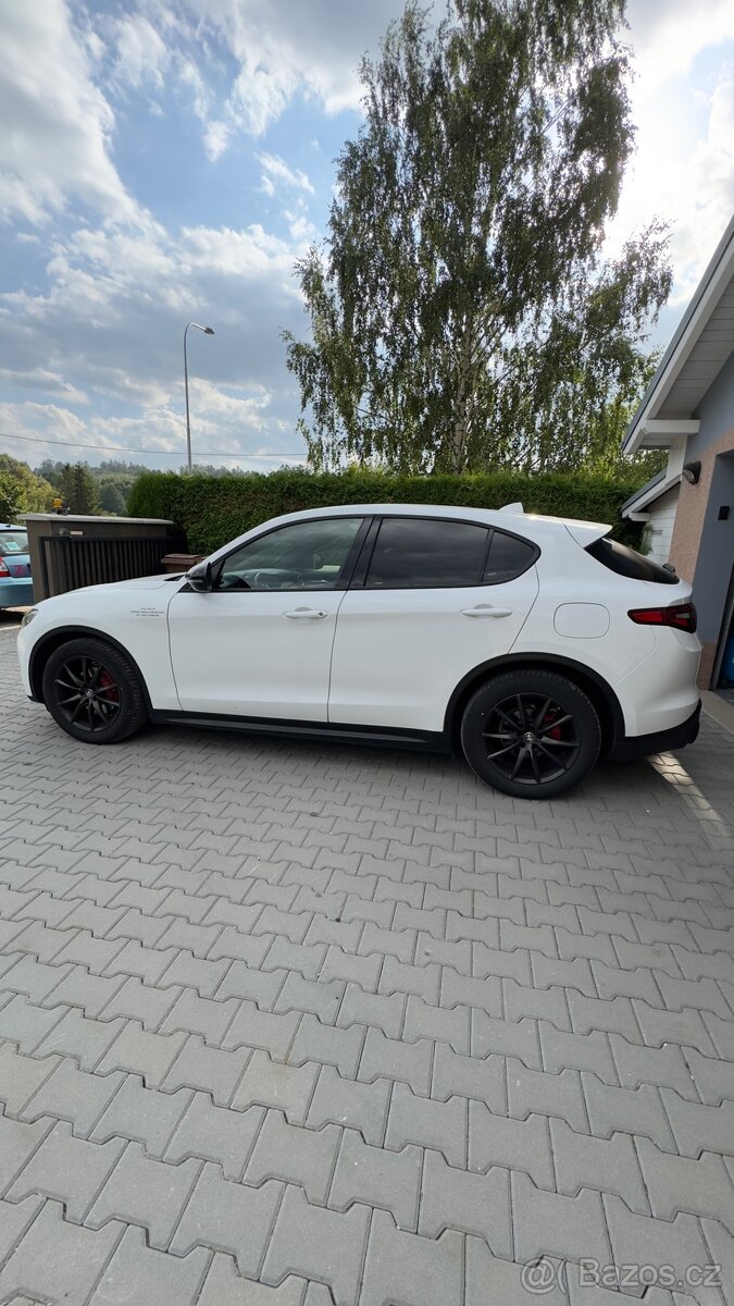 Prodám nebo vyměním – Alfa Romeo Stelvio 2.2 JTD 110 kW - 2