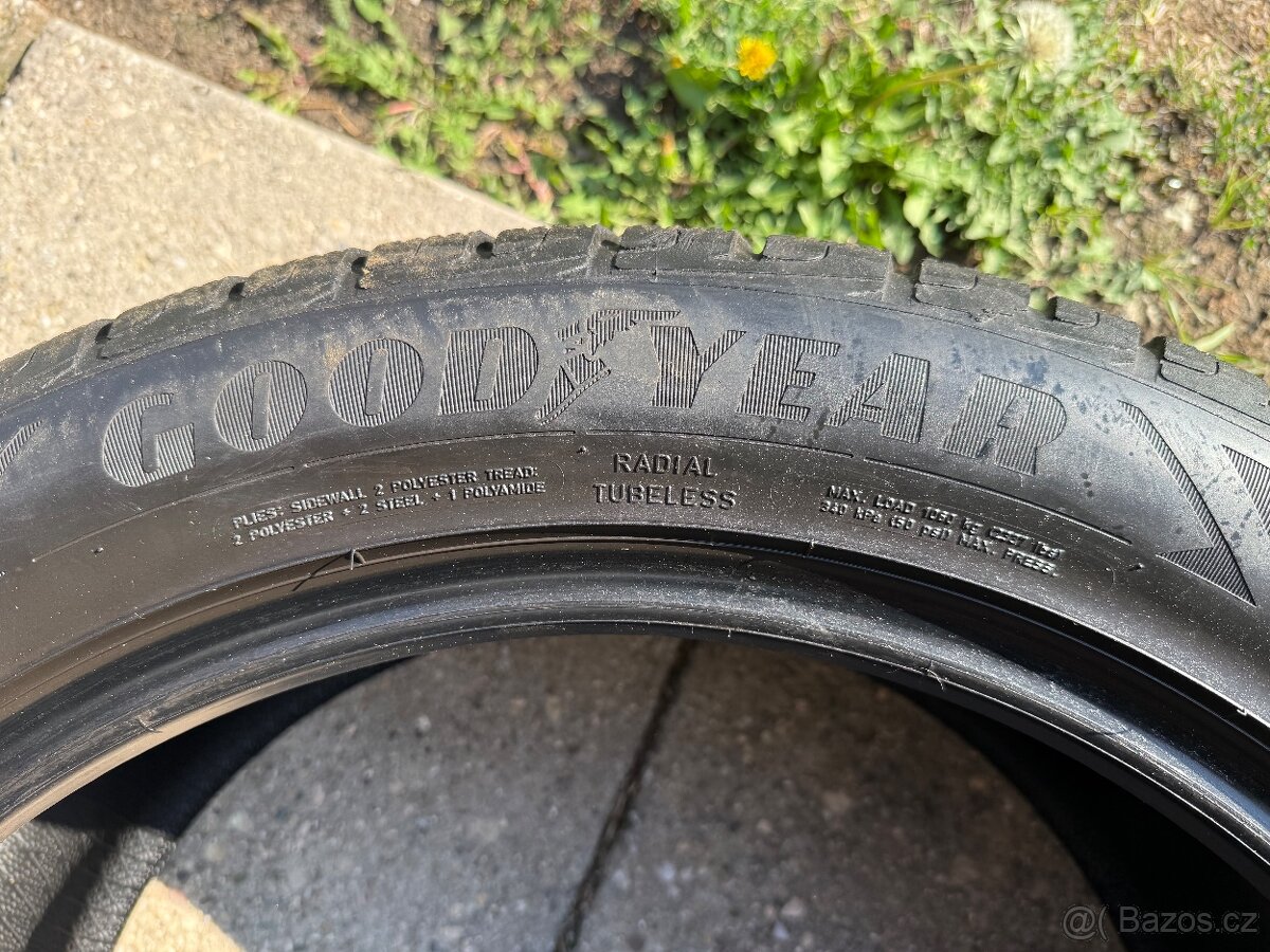 Zimní sada Goodyear 275/45 R20 - 2