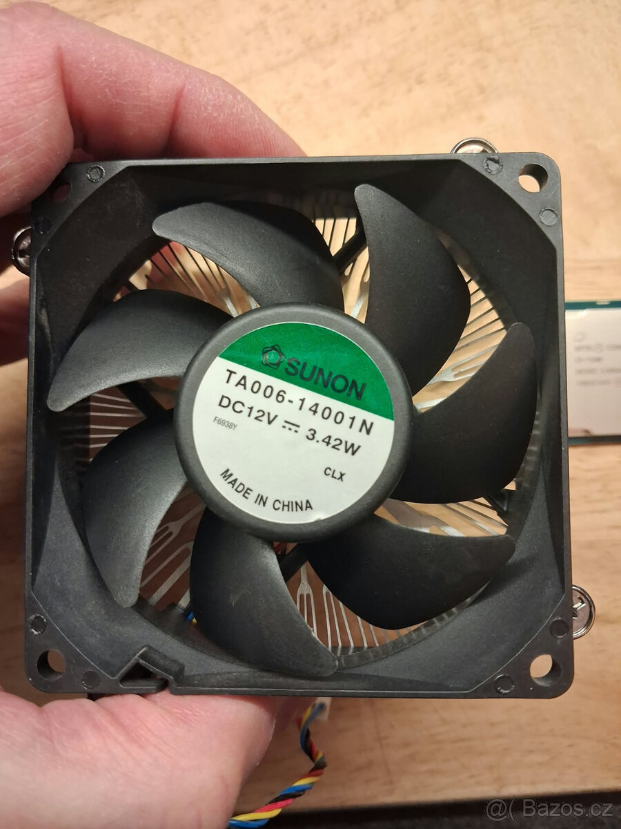 Intel Core i3-7100 @ 2x 3.90GHz + chladič. - 2