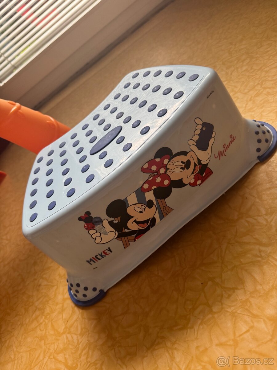 Dětský kočárek, stupínek, hrací stoleček - 2