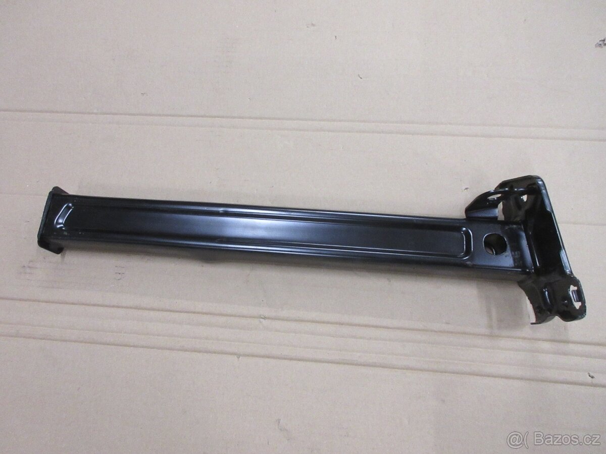 Pravý nástavec rámu Peugeot 308 a Citroen C4 - 2