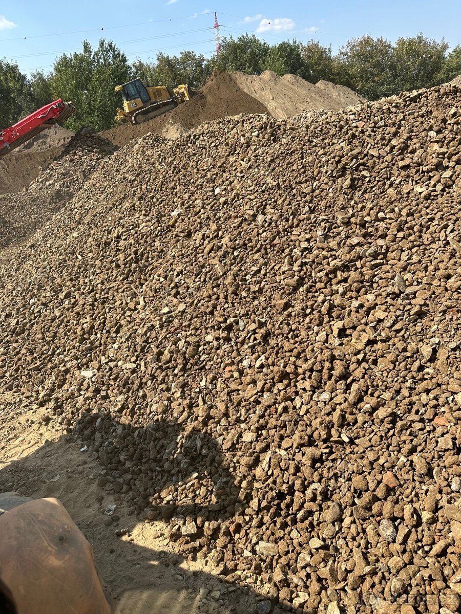 Prodam tříděnou cernozem a recyklat - 2