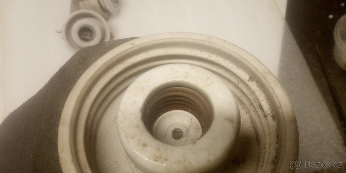 retro porcelánové objímky a vypínač - 2