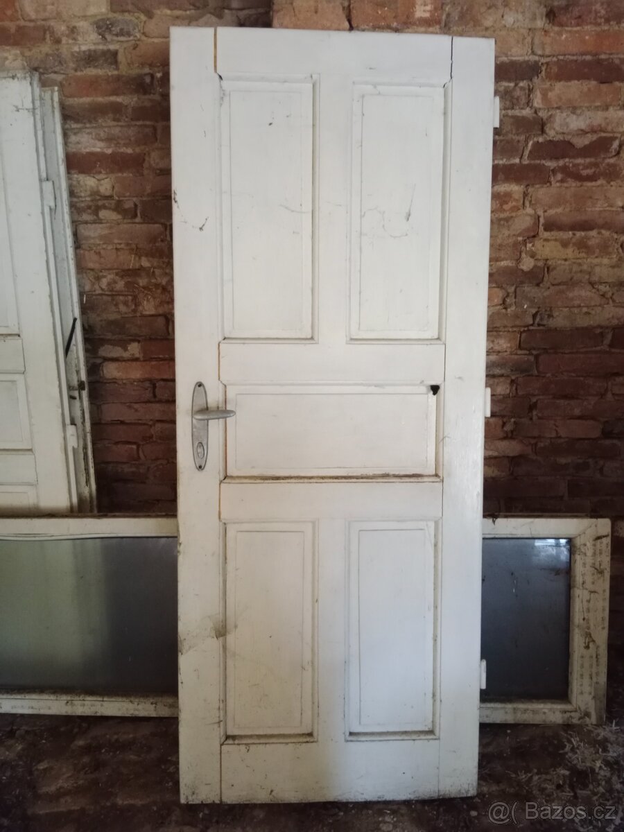Staré dveře více kusů - 2