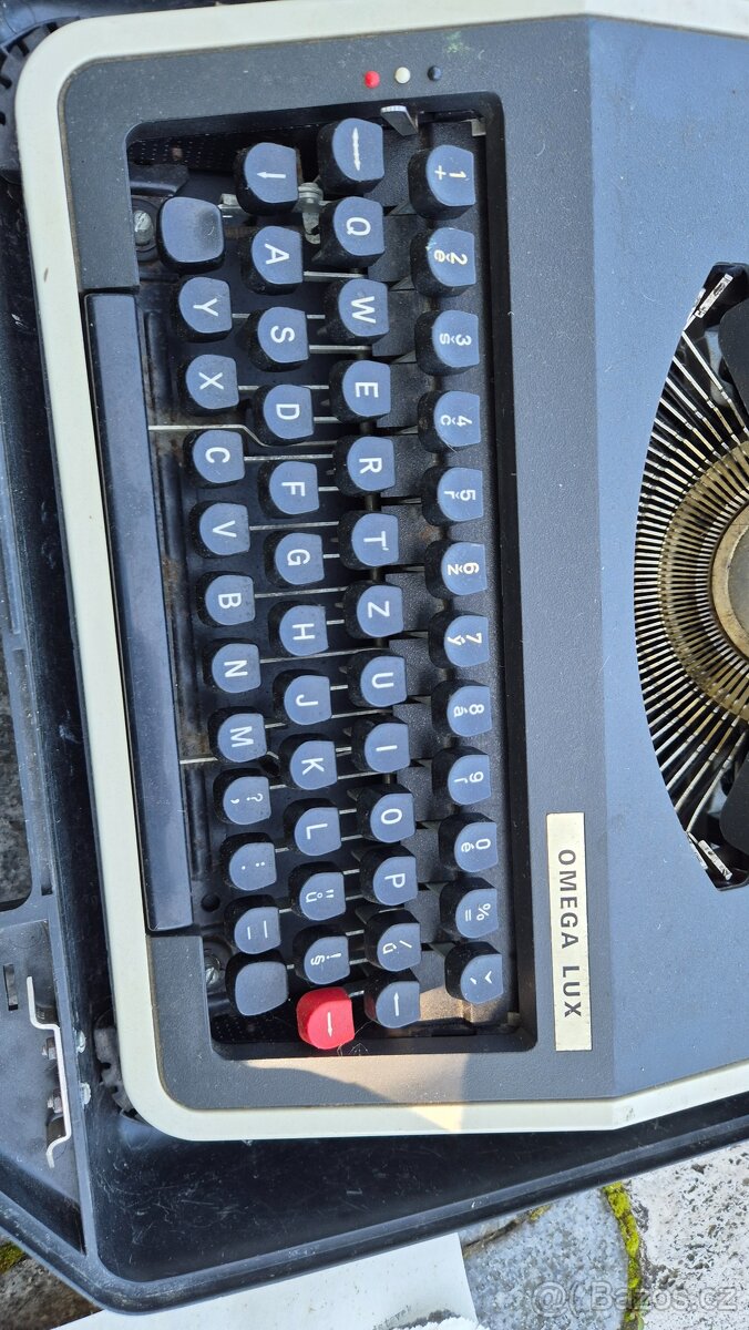 Psací stroj s kufrem - 2