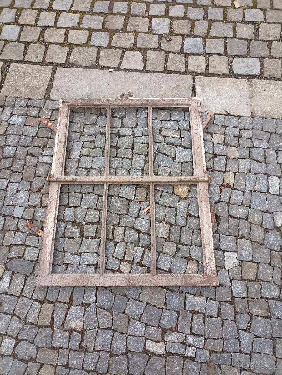 2 ks industriální, kovová okna - 2