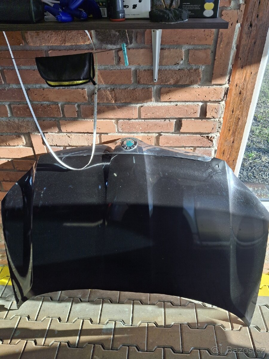 Kapota Škoda Yeti před Fl. Černá met. - 2