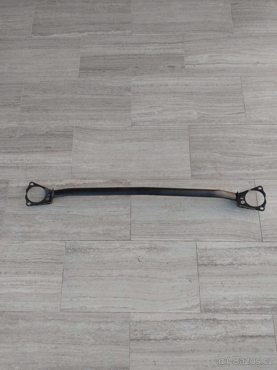 Vzpěra tlumičů BMW Z4 e85 - 2