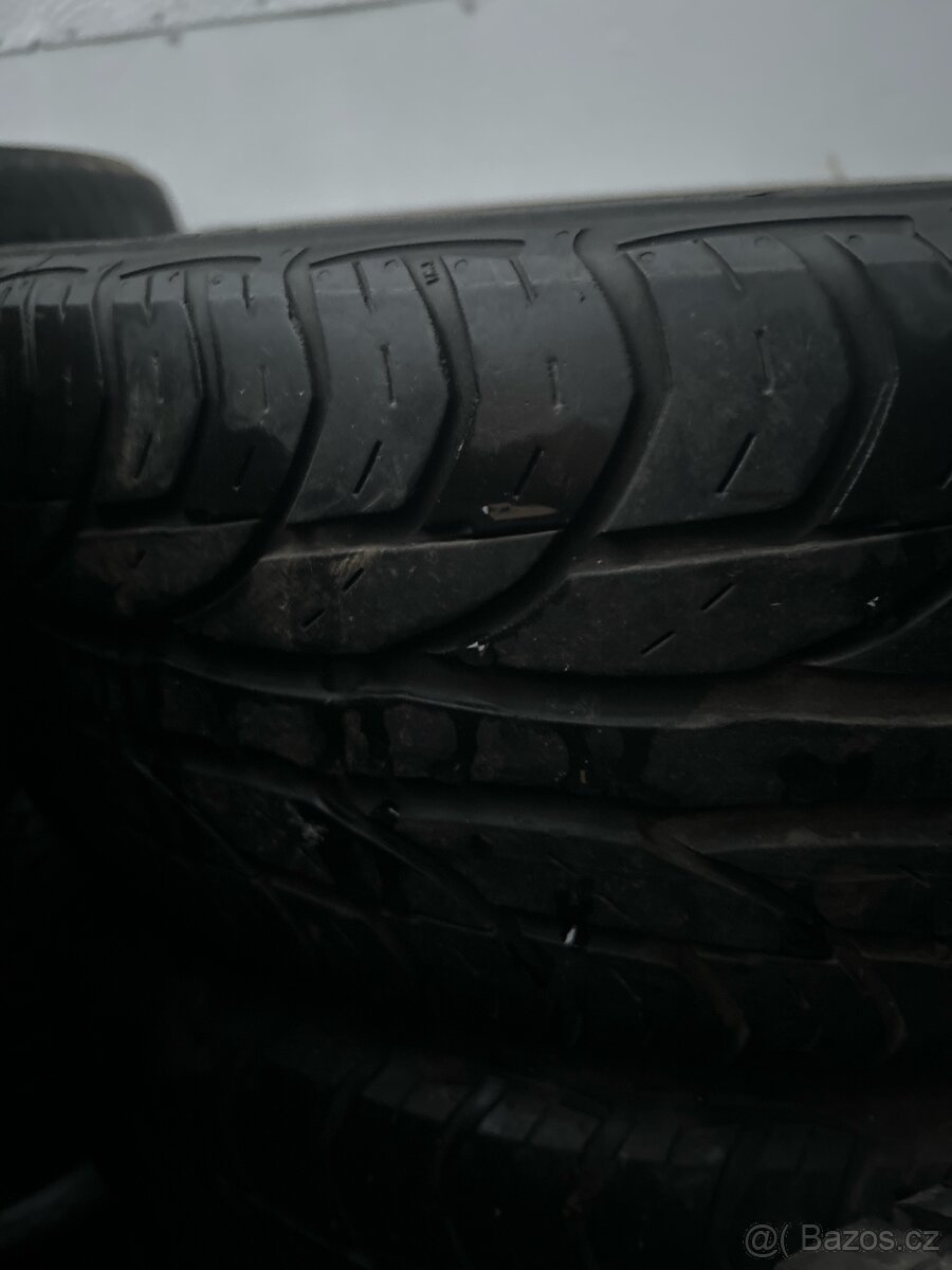 Uniroyal 195/65r15 - 2