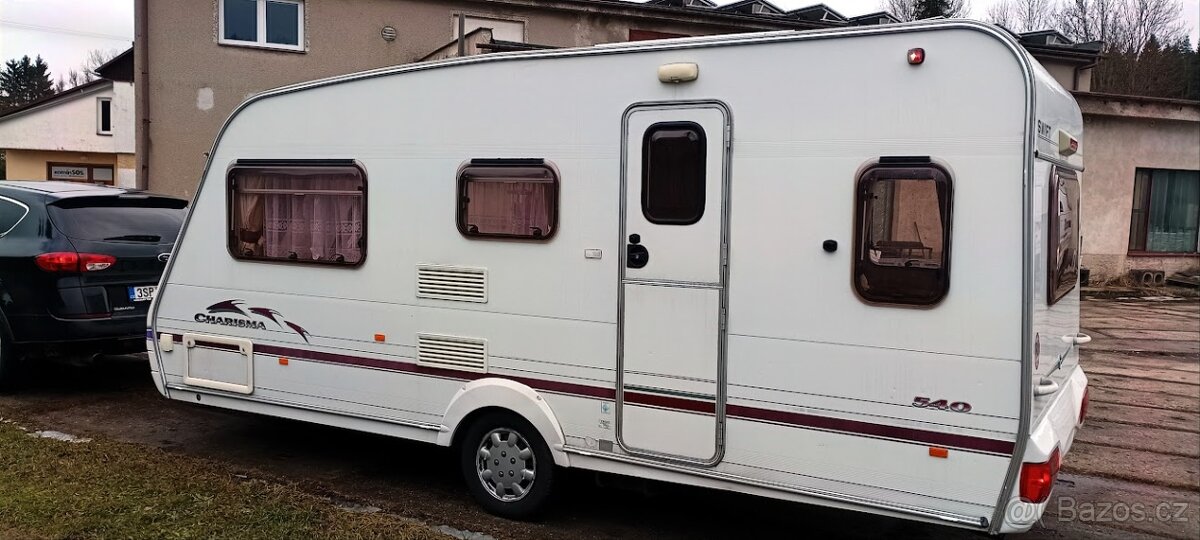 Anglický karavan Swift + až 5 osob + vyklápěcí palanda - 2
