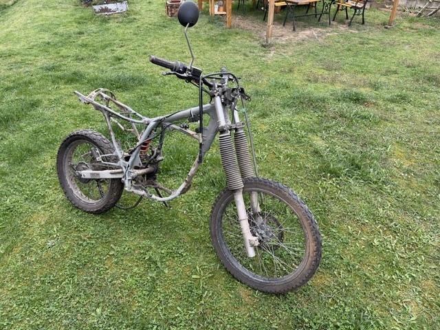 Honda XLR 125R (1999) – nepojízdná, rozebraná, s doklady