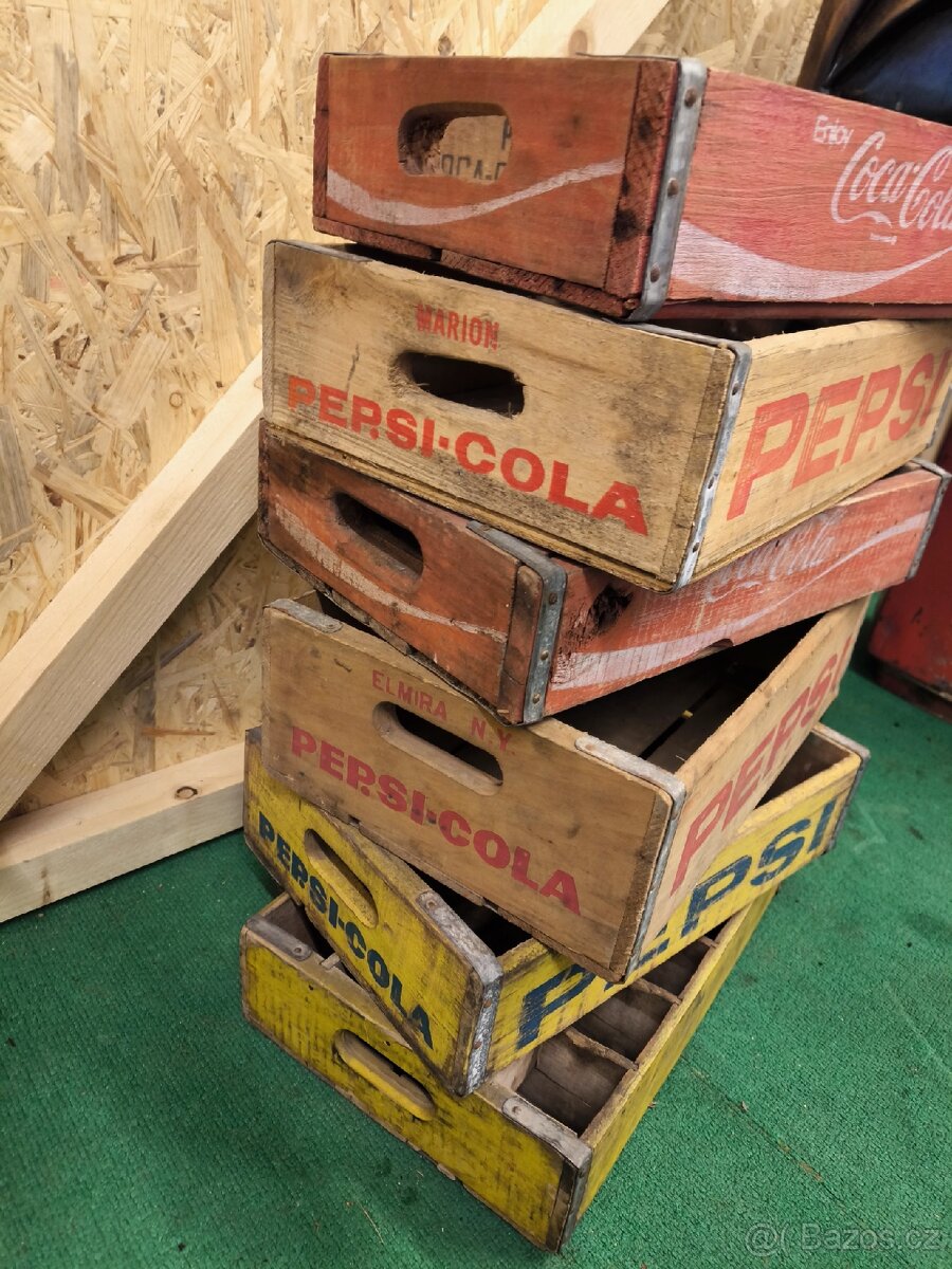Staré sběratelské bedýnky od Coca coly a Pepsi - 2