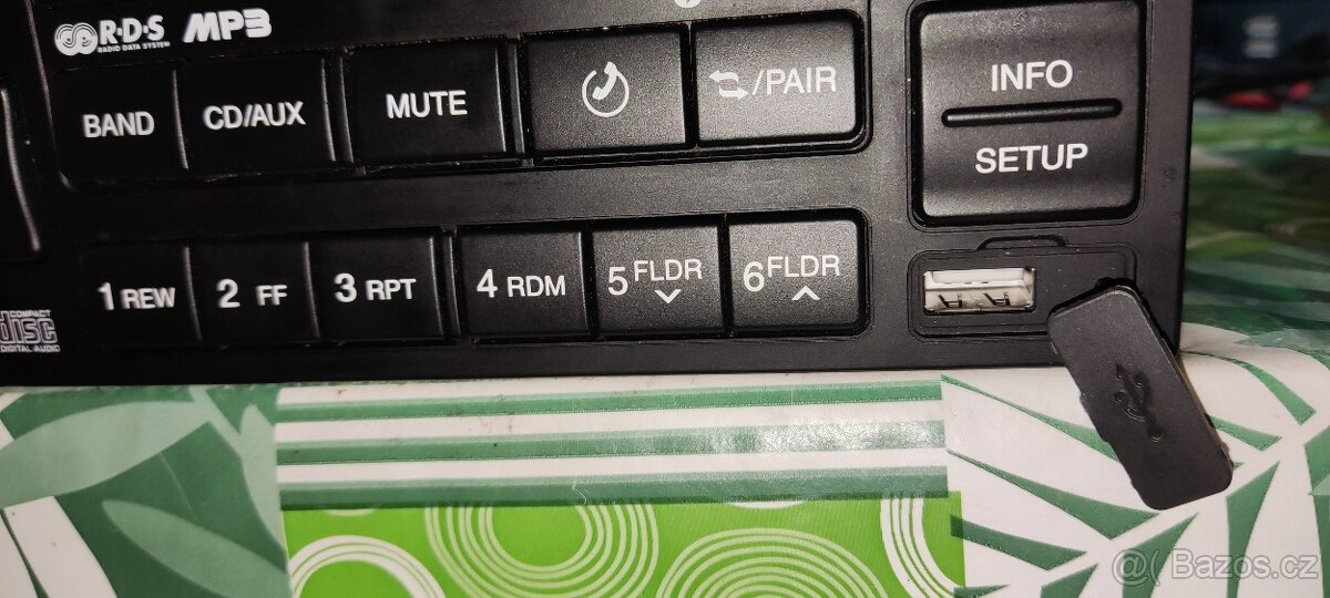 Originální autorádio Hyundai Mp3/ USB/ AUX IN - 2