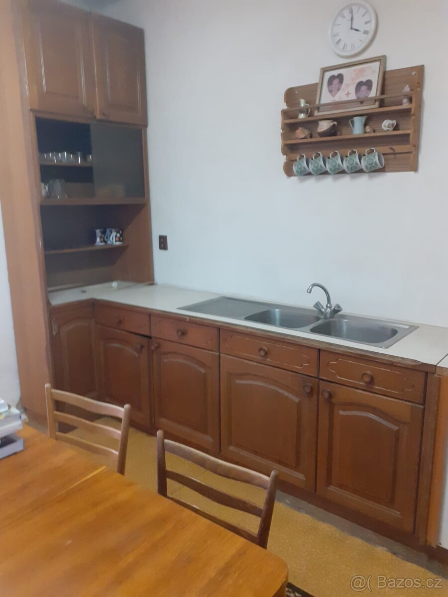 Skříň, knihovna a další nábytek - 2