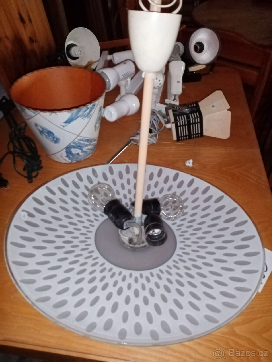 Retro lustr Brusel
- 2