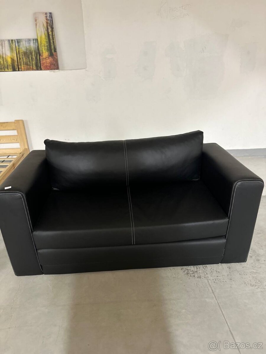 Černá rozkládací pohovka – moderní a praktická - 2