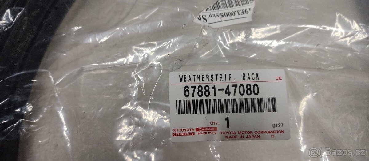 Toyota Prius V 5 - Pirela Mercedes EQB Vito - drzak zrcadlo - 2