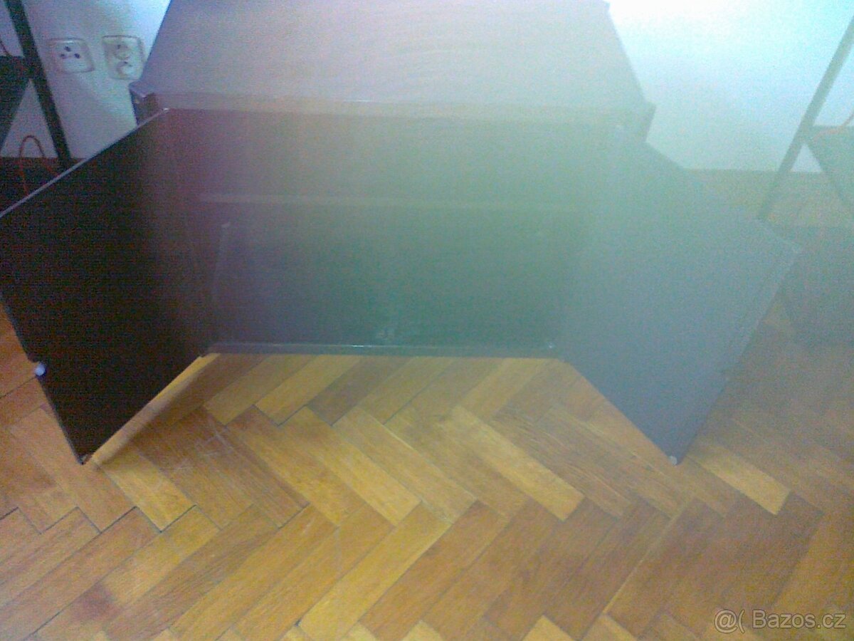 komoda z masivního dřeva - 2