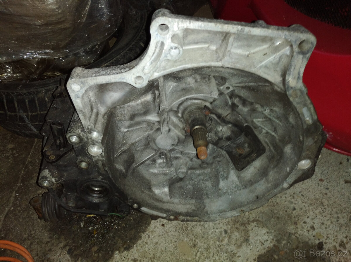 Mazda 323F 1.5 Motor a Převodovka - 2