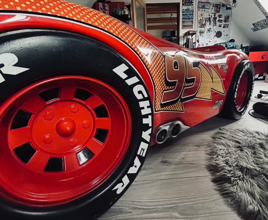 Dětská 3D postel auto - 2