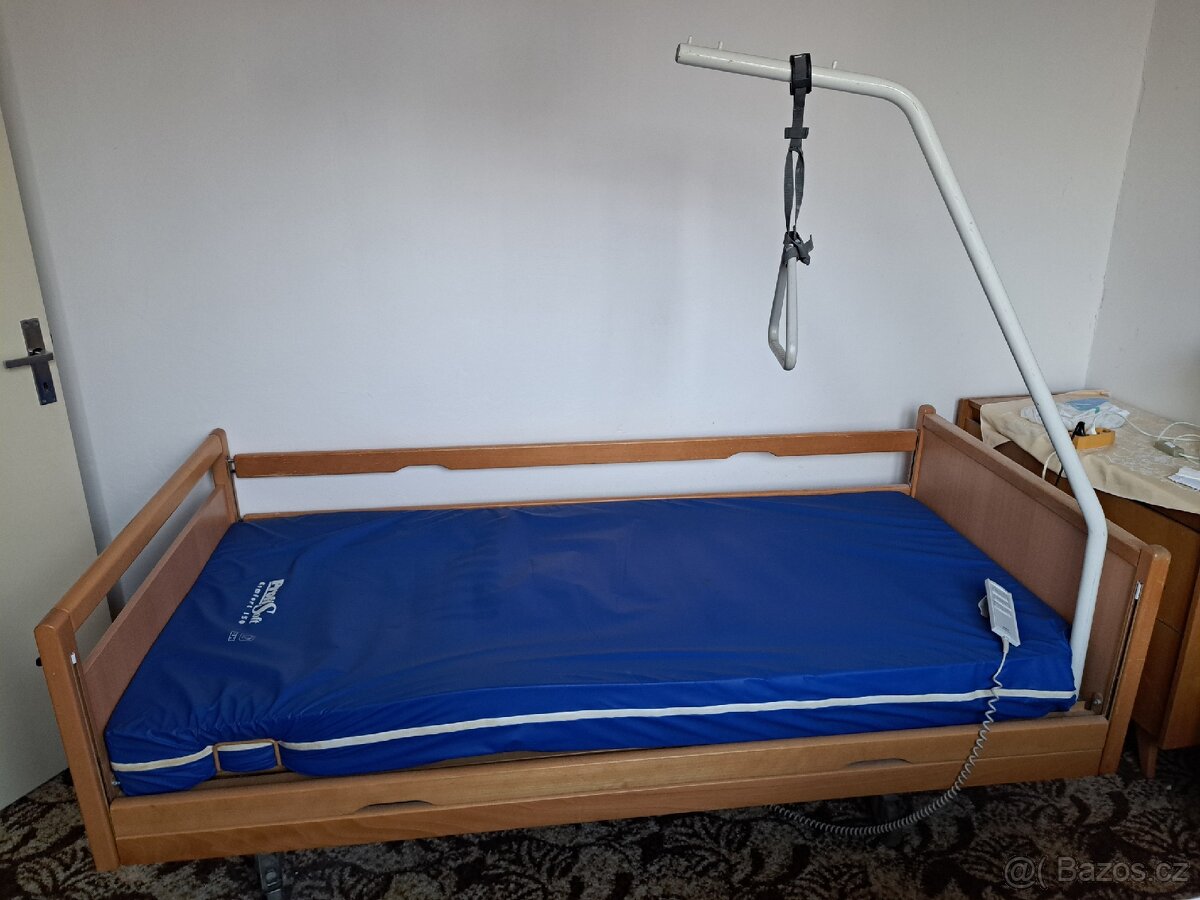 Polohovatelná postel - 2