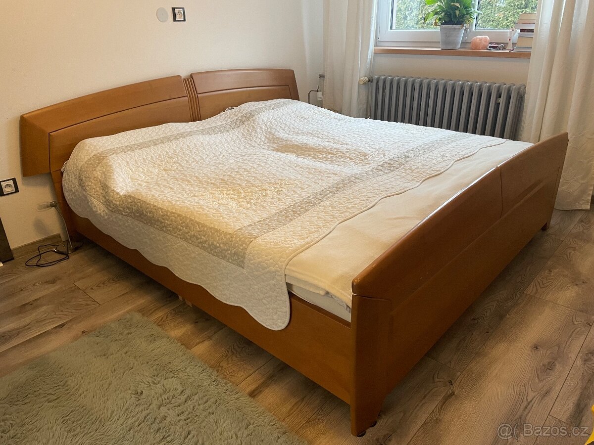 Dvoulůžková postel - 2