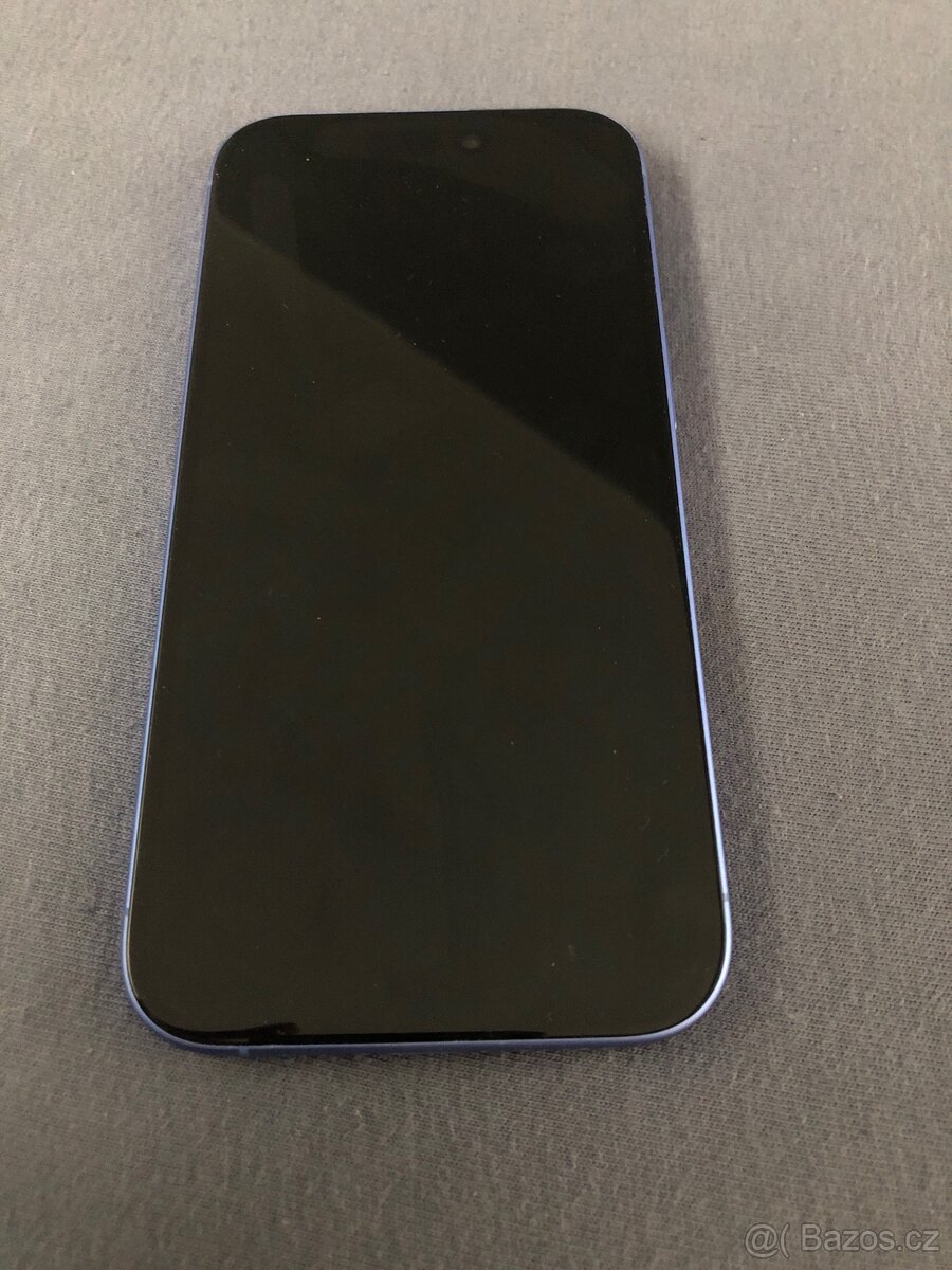 Apple iPhone 16 modrý - 2