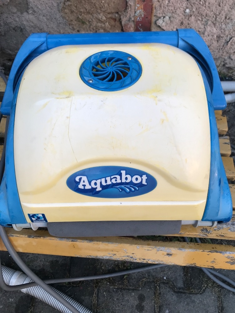 Aquabot BRAVO - nefunkční - 2