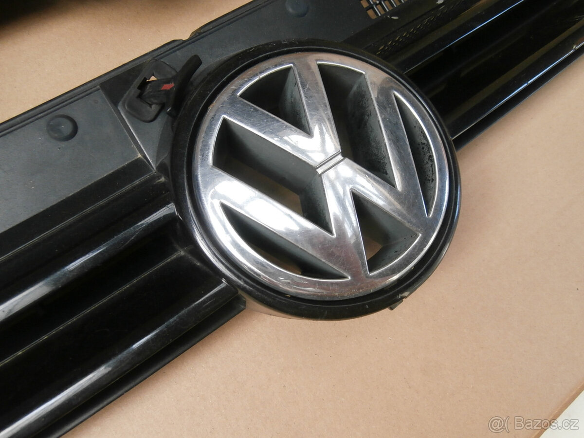 Přední maska na Volkswagen kus za 400 kč včetně pošty - 2