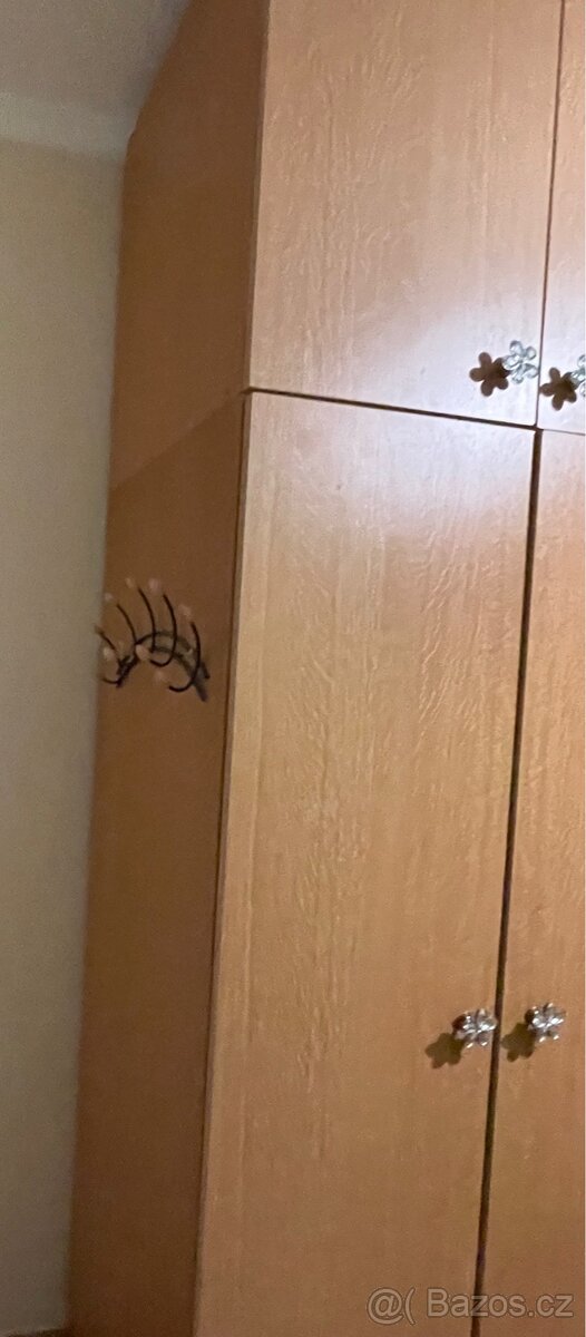 Šatní skříň - 2