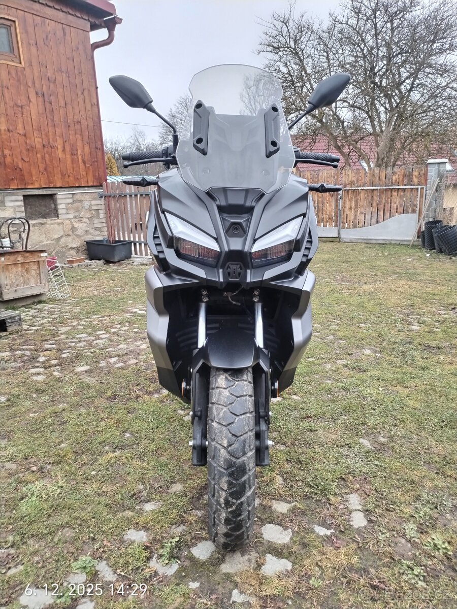 Voge SR1 125i ADV - 2