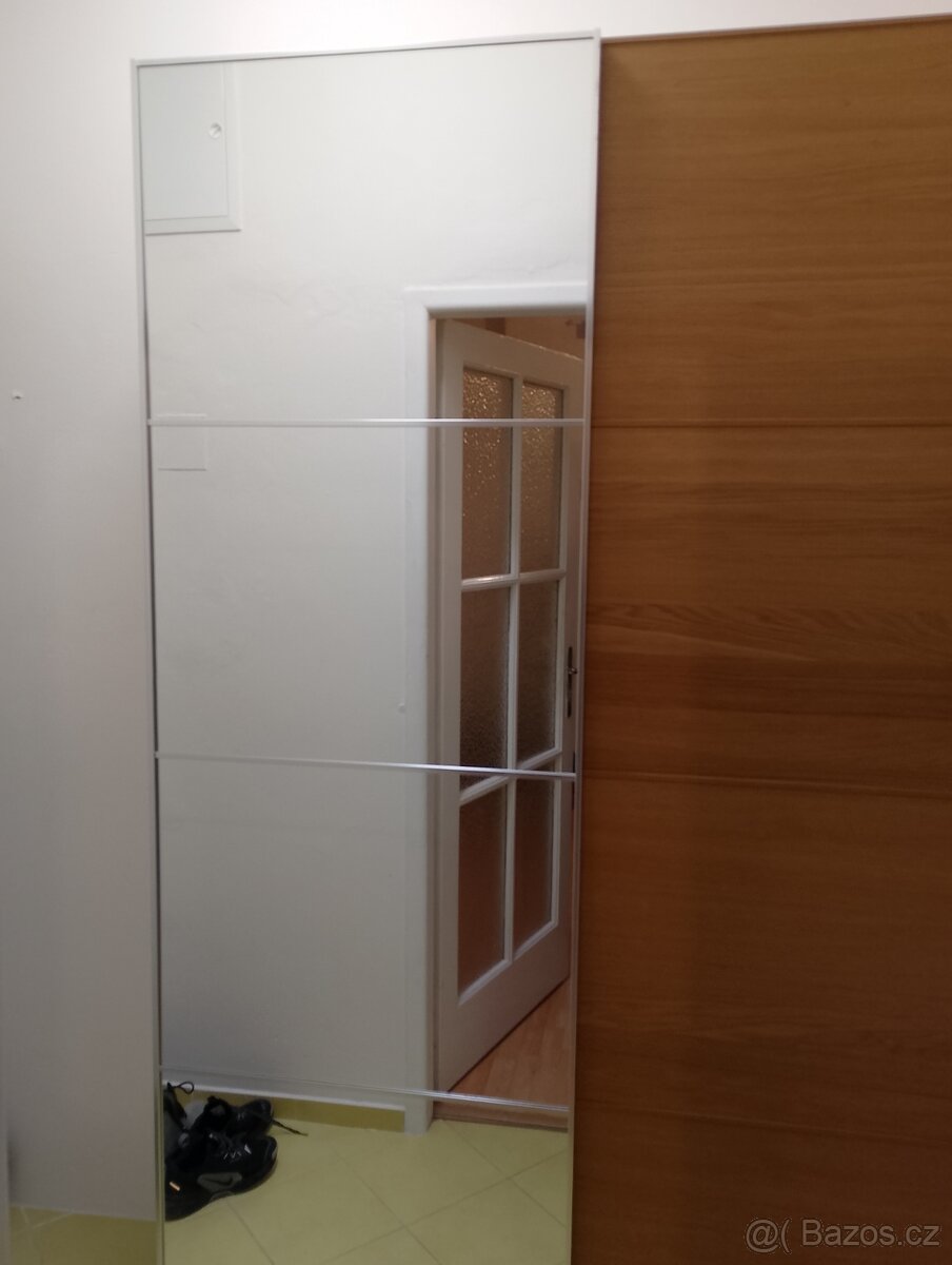 Šatní skříň - 2