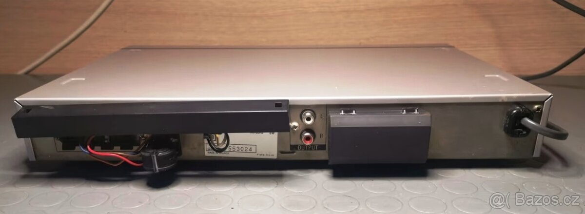 SONY STR-V3L AM/FM Stereo Tuner - 2