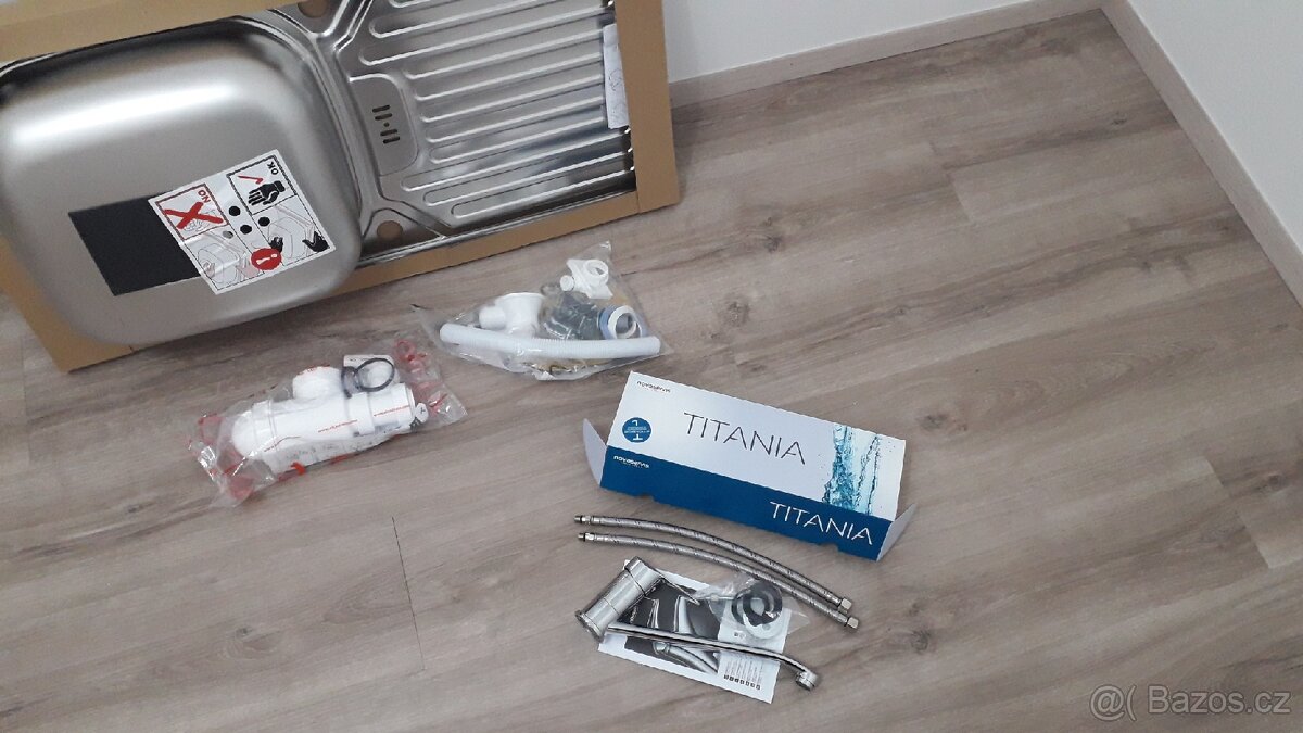 Kuchyňský dřez - nerez - 2