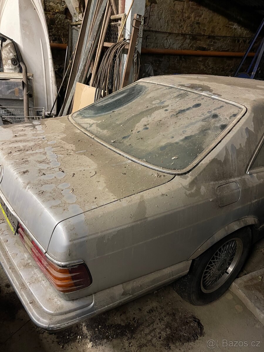 Mercedes-Benz 560 SEC (W126) - 2