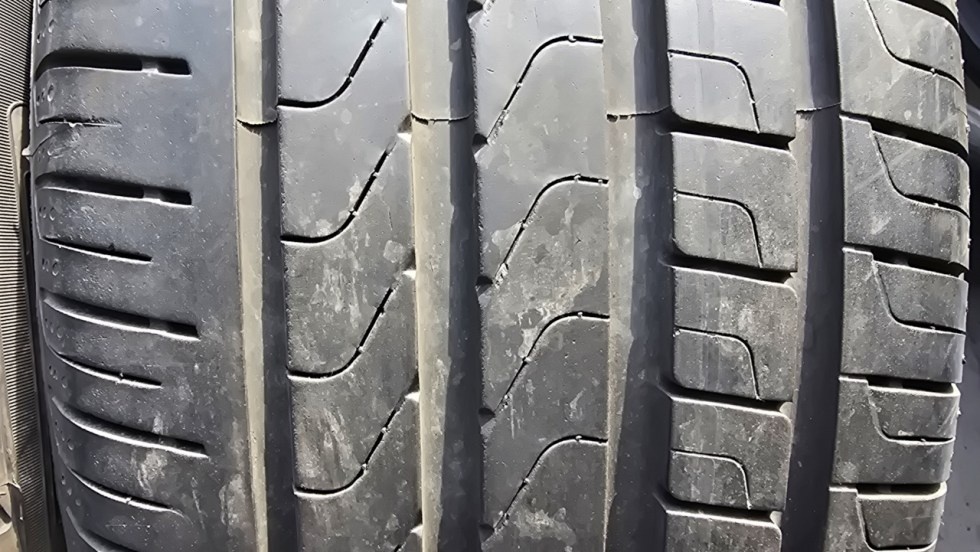 Letní pneu 235/50/19 Pirelli - 2