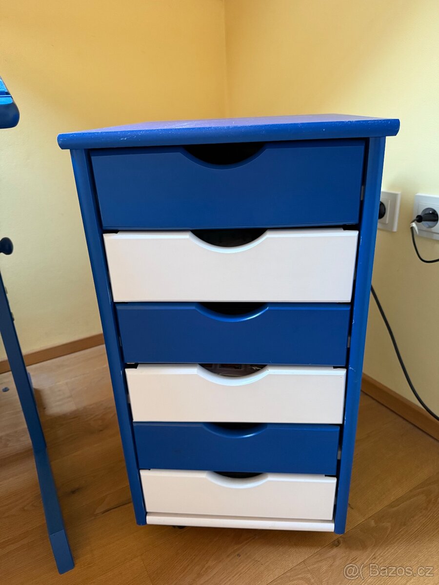 Dětský polohovatelný stůl+komoda - 2