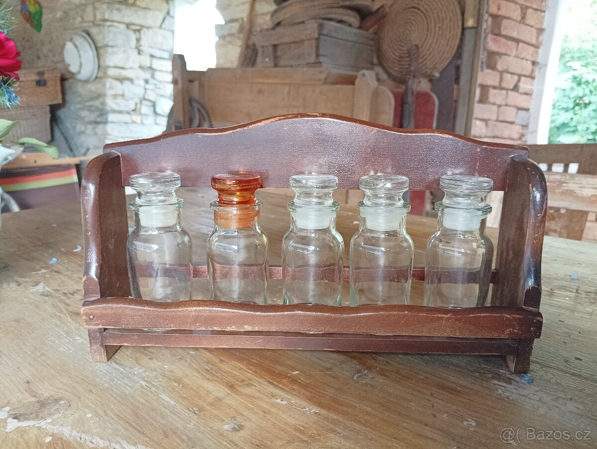 SKLENĚNÉ KOŘENKY - 2