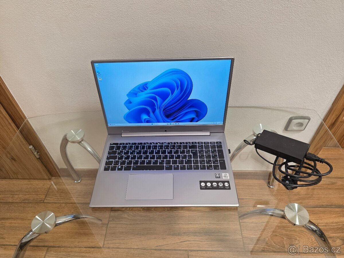 Notebook Medion S17403 s úhlopříškou 17,3" - 2