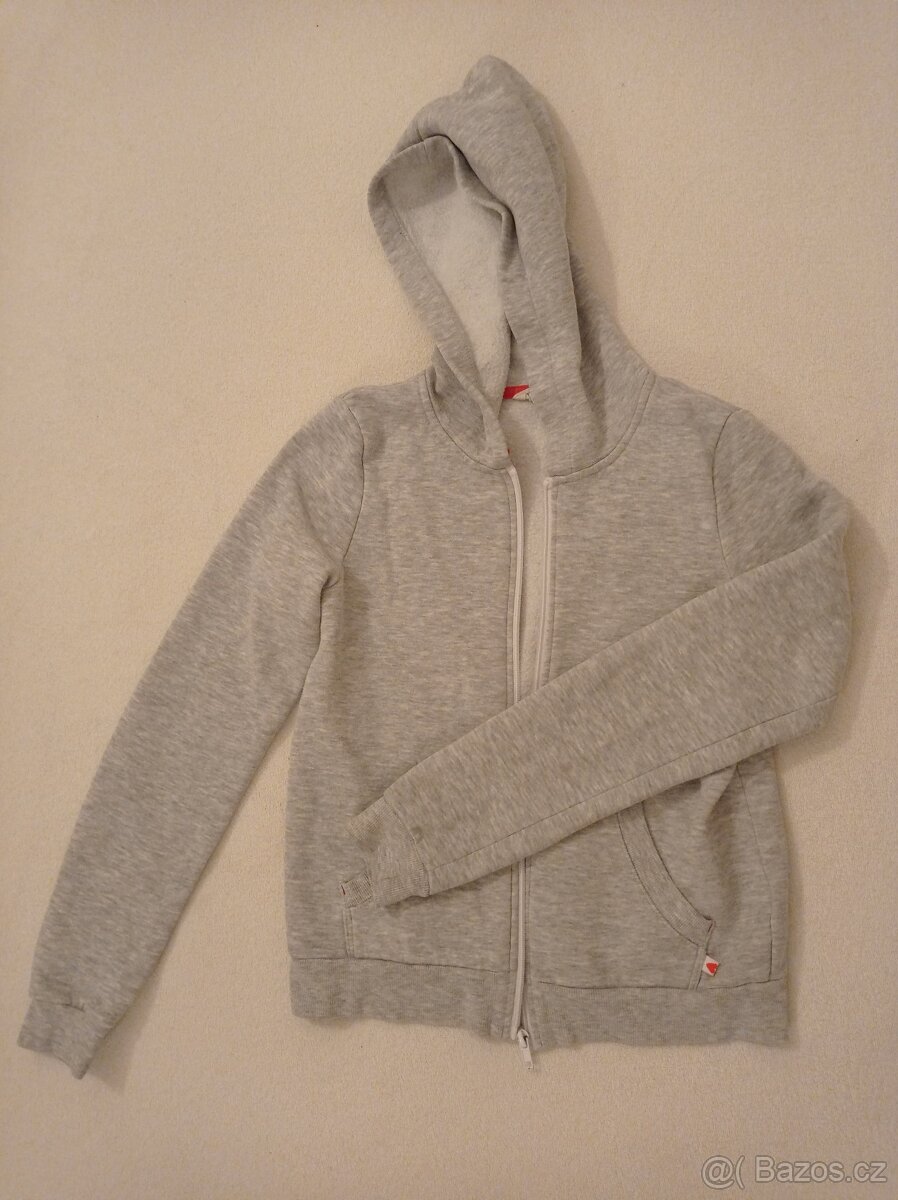 Set dívčího oblečení, vel. 146-152 - 2