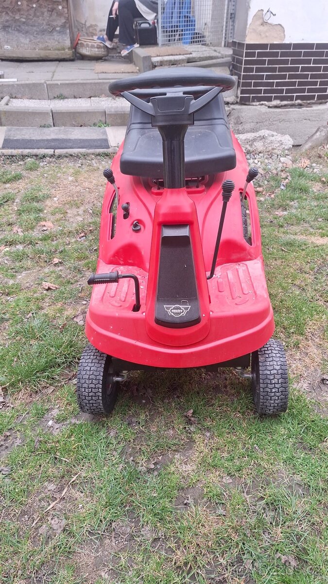 Zahradní traktor/ sekačka - 2