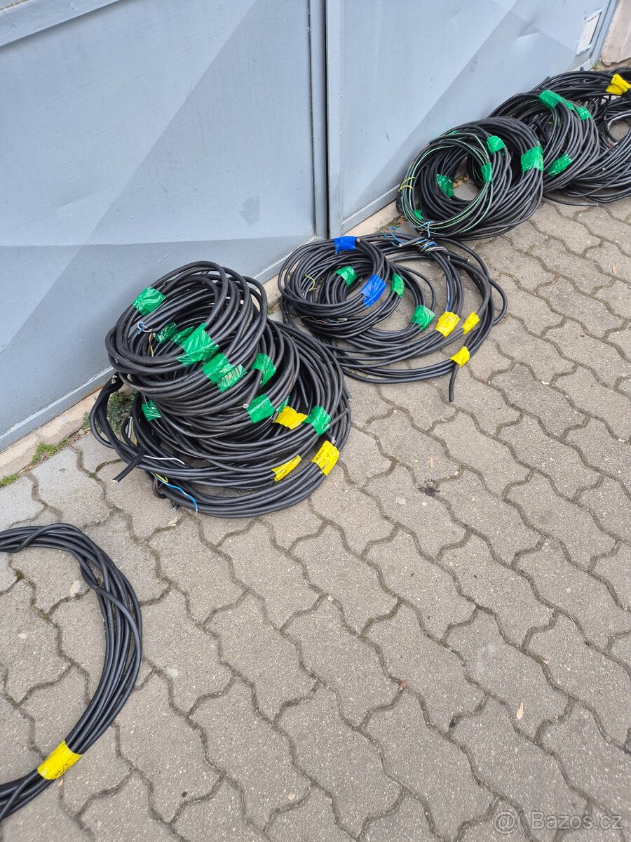 Různé cyky kabely - 2