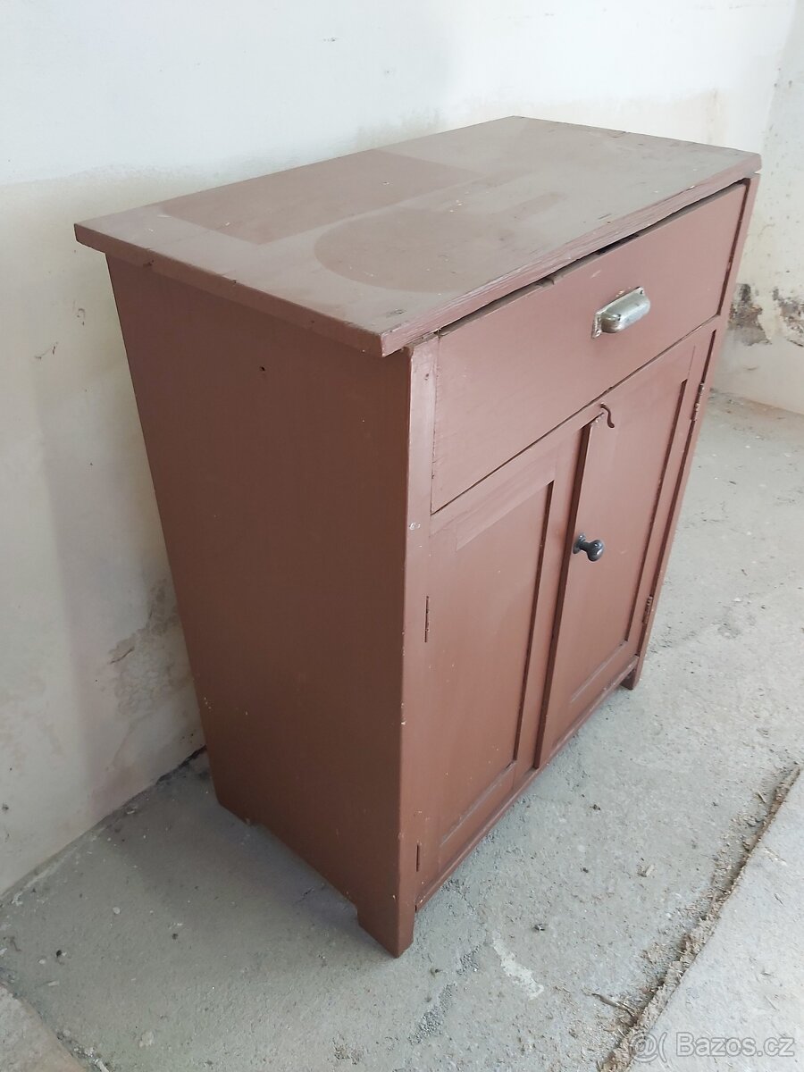 Skříňka malá - 2