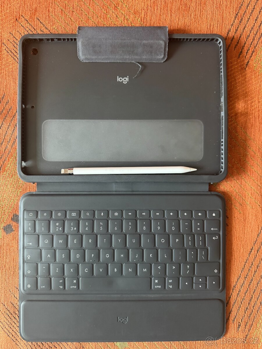 iPad 8th gen 128 GB + Apple Pencil 1st + Logitech Keyboard - 2