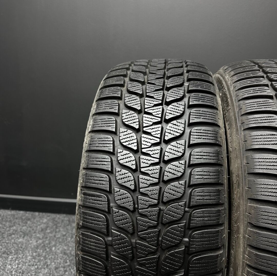 2ks pneu Bridgestone 225/40/19 93V - 2
