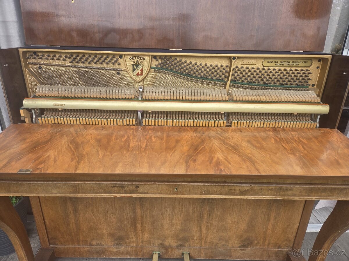 Piano Petrof - 2